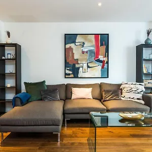 Apartment For 4 In The Heart Of Shoreditch, London
