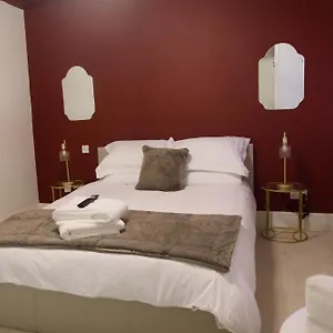 https://apt-2-bedroom-the-ruby.cardiffhotelswales.com